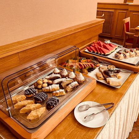 Hotel Askania Прага Екстериор снимка