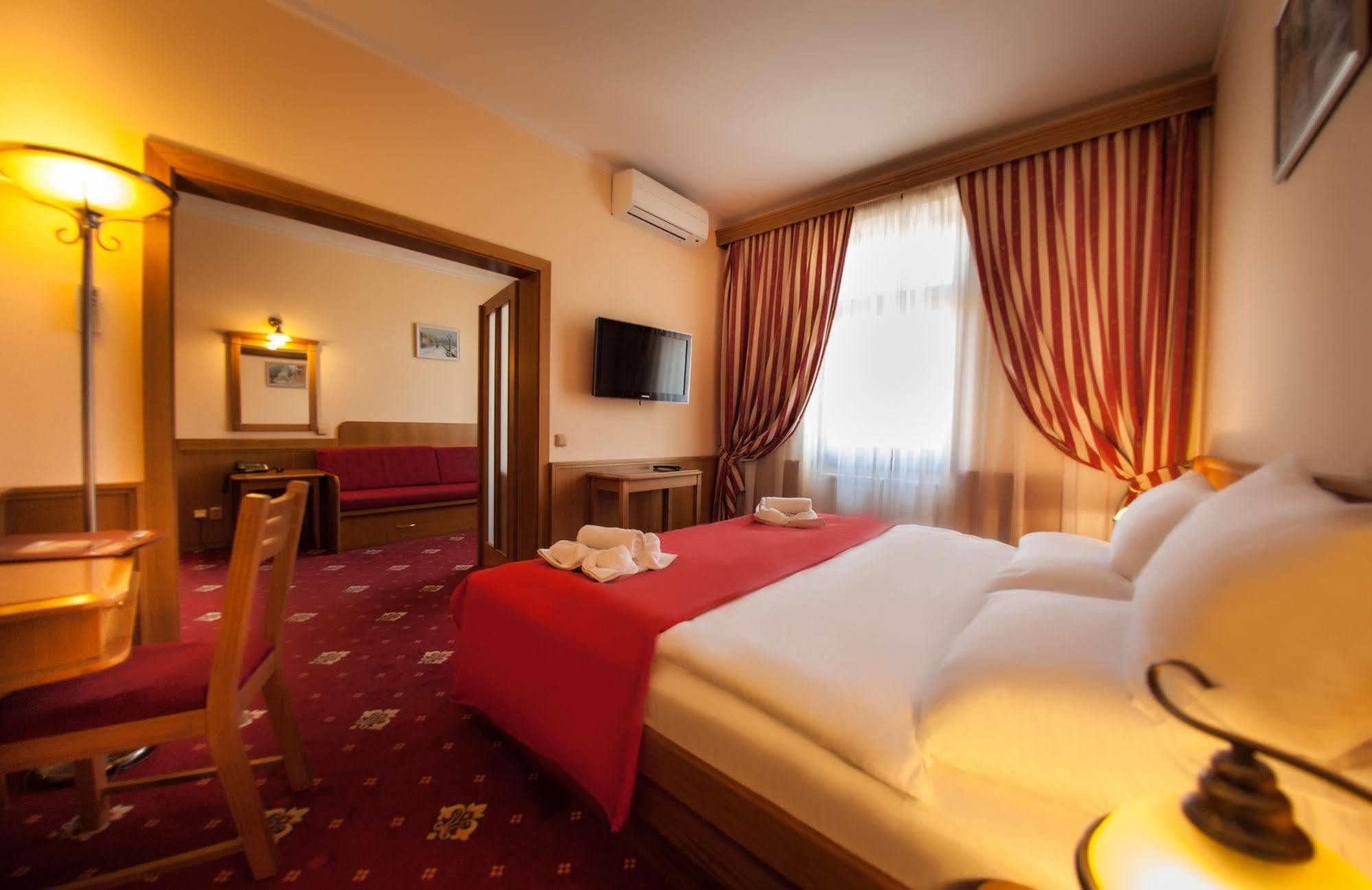 Hotel Askania Прага Екстериор снимка